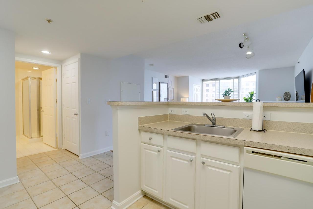 Elegant And Charming Condo At Ballston With Pool Arlington Exterior photo