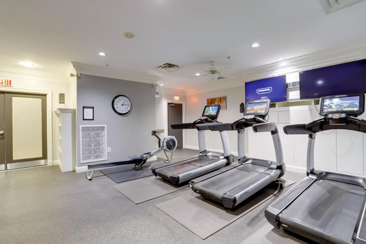 Elegant And Charming Condo At Ballston With Pool Arlington Exterior photo